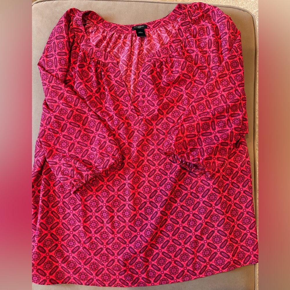 Women's Pink Geometric Top